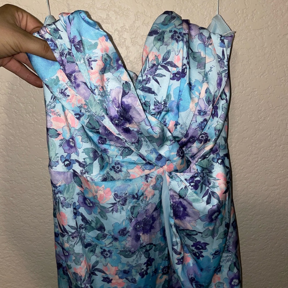 LAST CHANCE Vici Strapless Floral Dress - Picture 3 of 6